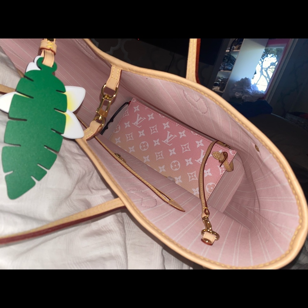 Authentic LV summer edition sold out never full - Picture 2 of 4